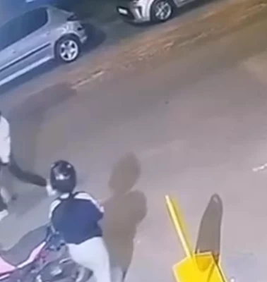 Çorlu’da husumetlilerin bıçaklı kavgası kamerada