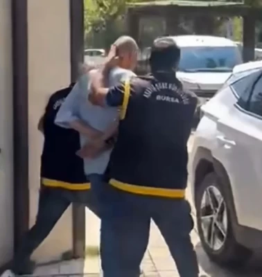 Saçlarını kazıttı, taksiye bindi ama kıskıvrak yakalandı