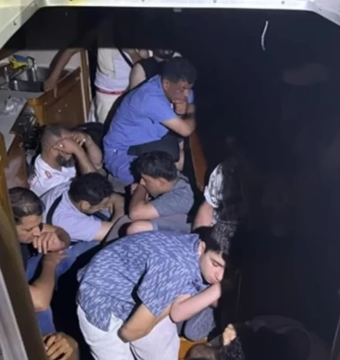Muğla’da yelkenli teknede 40 düzensiz göçmen yakalandı