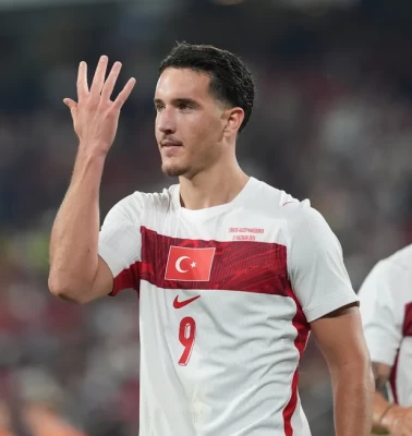 Milli futbolcu Deniz Gül’ün evi soyuldu!