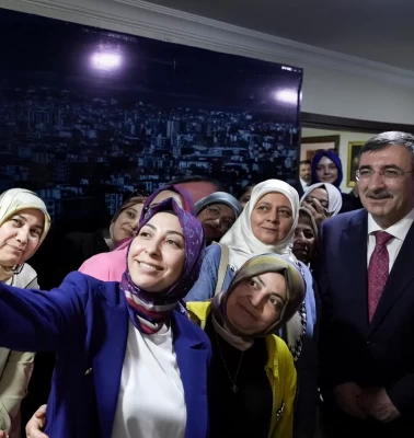 Cevdet Yılmaz: 'Türkiye ateş çemberinin ortasında istikrarla yoluna devam ediyor'