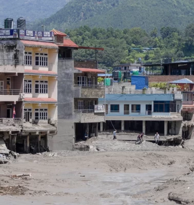 Nepal’deki sel felaketinde bilanço ağırlaşıyor