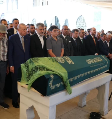 Cumhurbaşkanı Erdoğan, Milletvekili Önen'in kızının cenaze törenine katıldı