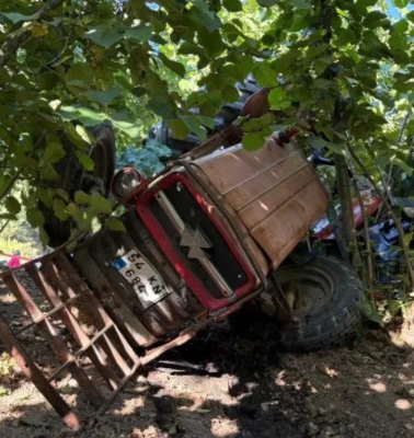 Sakarya’da fındık işçilerini taşıyan traktör devrildi: 18 yaralı