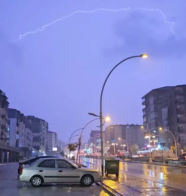 Malatya'da sağanak yağış gün boyu sürecek