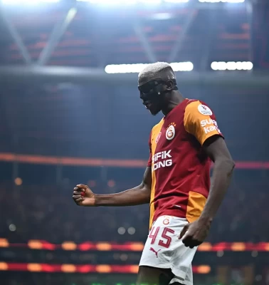 Victor Osimhen, derbilerde durdurulamıyor