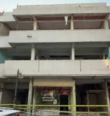 Adıyaman'da ağır hasarlı binada panik! 'Ses geliyor' ihbarı ekipleri harekete geçirdi