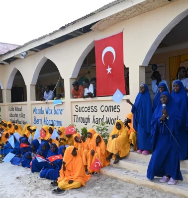 Türk Silahlı Kuvvetleri'nden Somali'de eğitime destek!