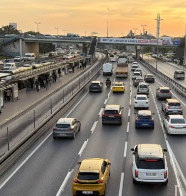 İstanbul'da akşam trafiği çilesi