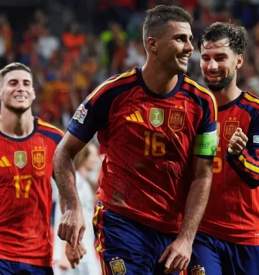 İspanya, Çekya'yı 3 golle geçti