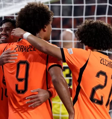 Hollanda, Sırbistan'ı 2 golle yendi