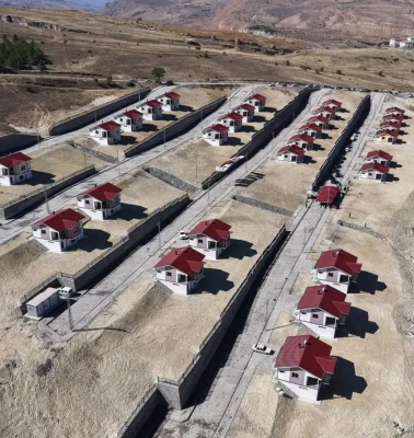 Erzincan Kemah'ta 28 afet konutu teslim edildi!
