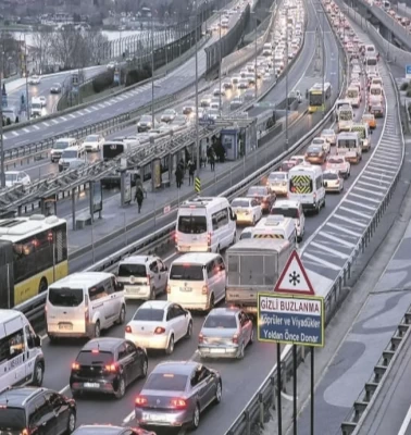 Niğde, Bursa, Ankara ve 6 ilde yol çalışması