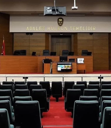 Eski sevgilisinin fotoğraflarını paylaştı!