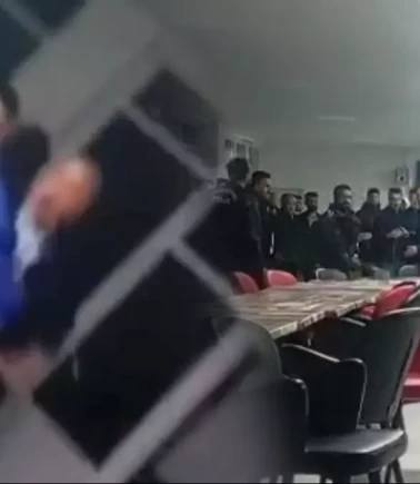 CHP'li belediye başkanı gençleri dövdü