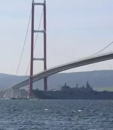 Çanakkale Boğazı’nda konteyner gemisi arızalandı
