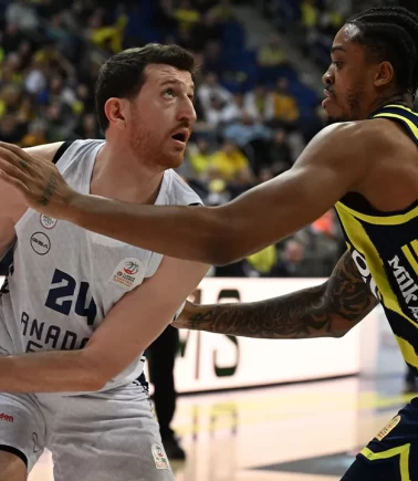 Fenerbahçe, Anadolu Efes'i uzatmada devirdi