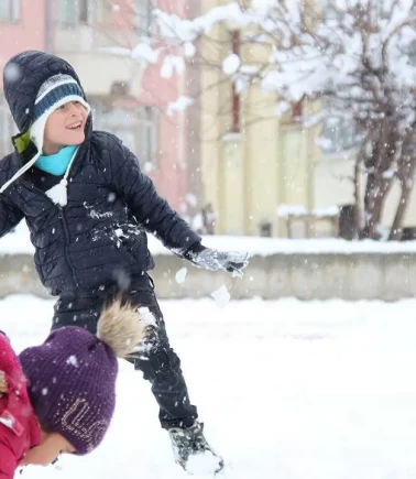 İki ilde eğitime kar engeli