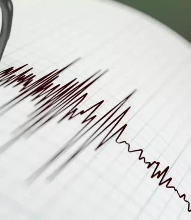 İran'da şiddetli deprem!