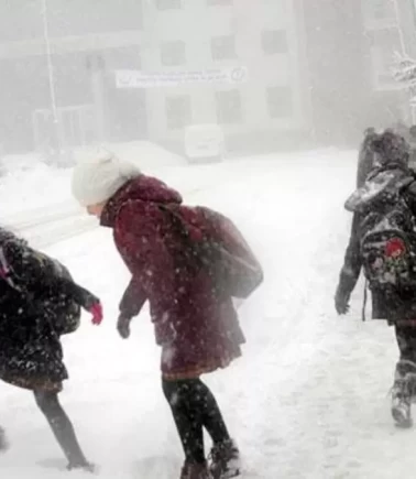 Erzurum'da okullara kar tatili! Hamile ve engelli çalışanlar da idari izinli