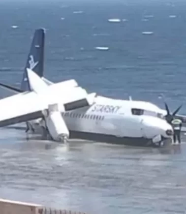 Somali'de yolcu uçağı Hint Okyanusuna acil iniş yaptı