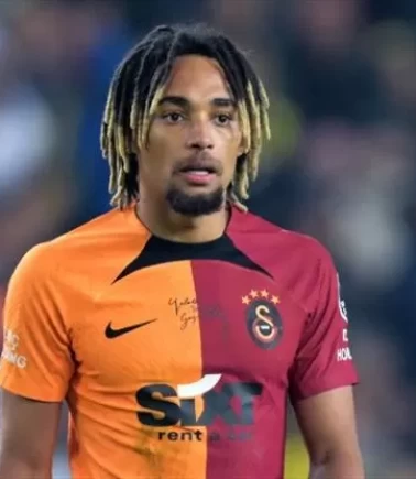 Galatasaray, Sacha Boey transferini resmen açıkladı