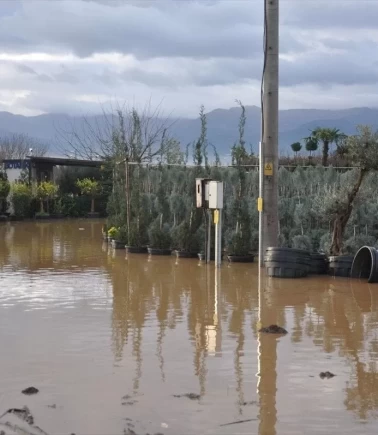 CHP'li belediyenin yönettiği İzmir’de sağanak sınavı