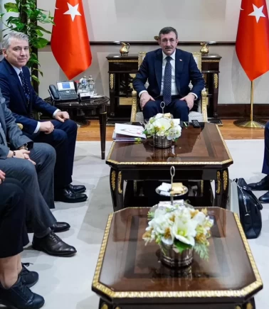 'Türkiye’yi yatırımlar için güçlü bir merkez haline getirmeyi hedefliyoruz'