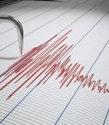 Denizli’de 4.2 büyüklüğündeki sarsıntı paniğe yol açtı