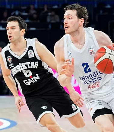 Anadolu Efes, Beşiktaş karşısında geri döndü