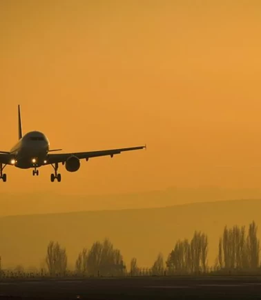 Nairobi’de yolcu uçağı pistten çıktı