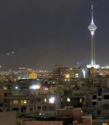 Tahran’da petrol karışımlı zehirli yağmur