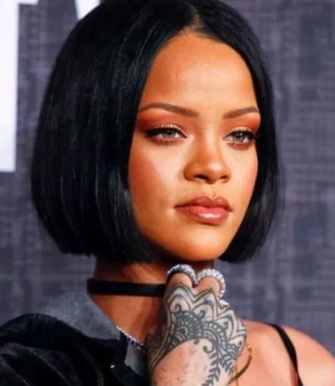 Rihanna'nın evine kurşun yağdı