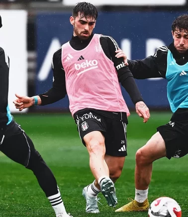 Beşiktaş, derbi hazırlıklarını çift antrenmanla sürdürdü