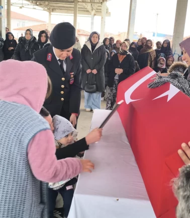 Şehit Uzman Çavuş Mehmet Yıldız son yolculuğuna uğurlandı