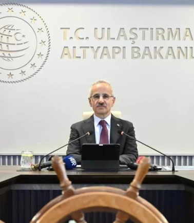 Denizlerde yoğun kurtarma mesaisi