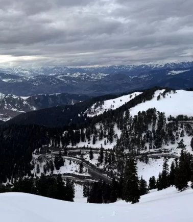 Ardahan'da kar ve sis geçit vermiyor!