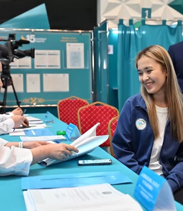 Kazakistan'da halk sandık başında!