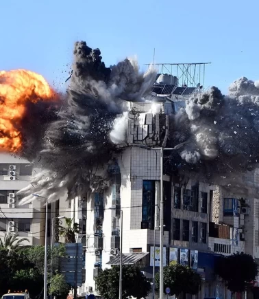 İsrail, Dahiye bölgesinde bir binayı vurdu