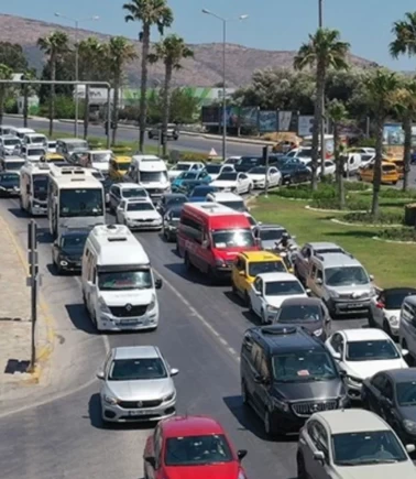 Torba girişinde iğne atsan yere düşmüyor!