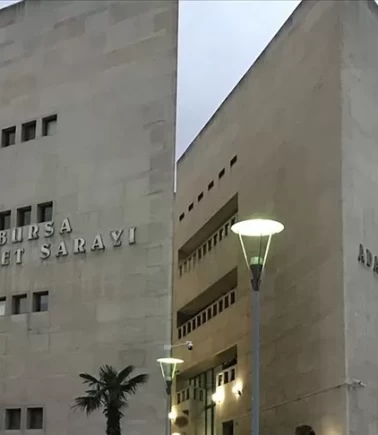 Okullara saldırı planladıklarına dair paylaşım yapanlara operasyon!