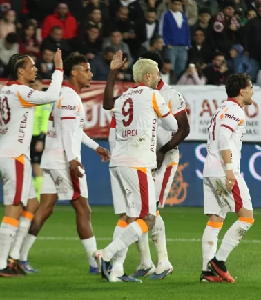 Galatasaray, Fenerbahçe derbisine avantajla çıkıyor!
