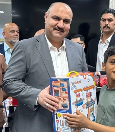 Vali Ağa kimsesiz çocukları yalnız bırakmadı