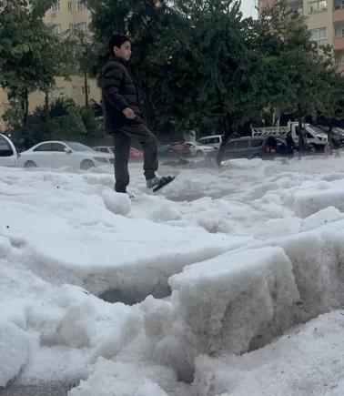 Her yer bir anda bembeyaz oldu!