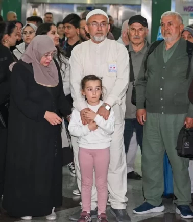 İlk hac kafilesi dualarla uğurlandı