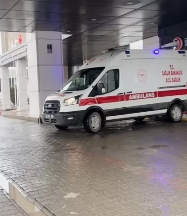 Elazığ’da İnşaat iskelesi çöktü!