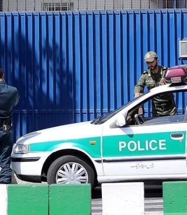 İran'da polislere silahlı saldırı!