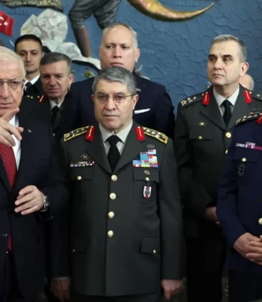 Kara Kuvvetleri’nde kritik zirve: Güler komuta kademesiyle toplandı