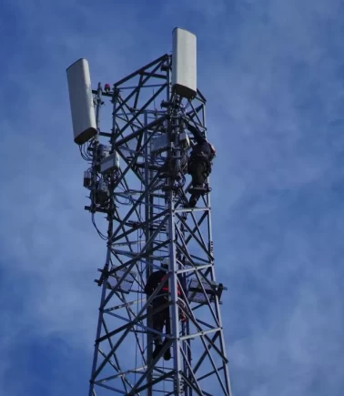 Evin önündeki baz istasyonu kaldırıldı