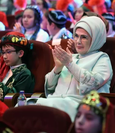 Emine Erdoğan'dan anlamlı mesaj: “Çocuklar yarının en gerçek gücü”